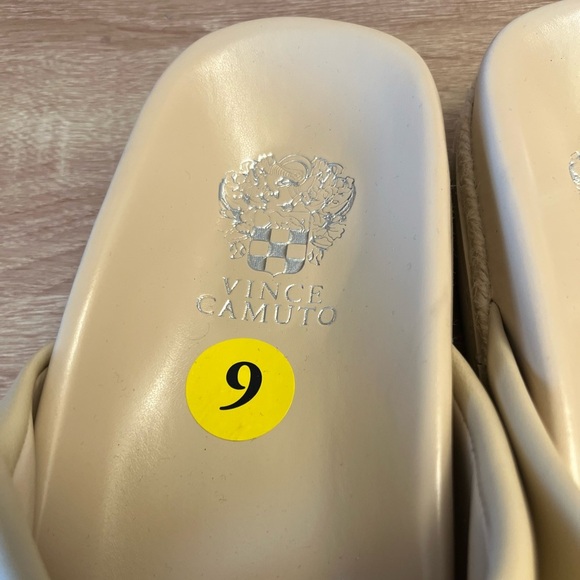 Vince Camuto vp-cresila Leather Beige Slides - Picture 3 of 10